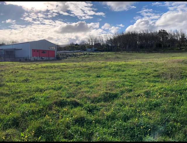 LAND FOR SALE IN BAARDSKEERDERSBOS